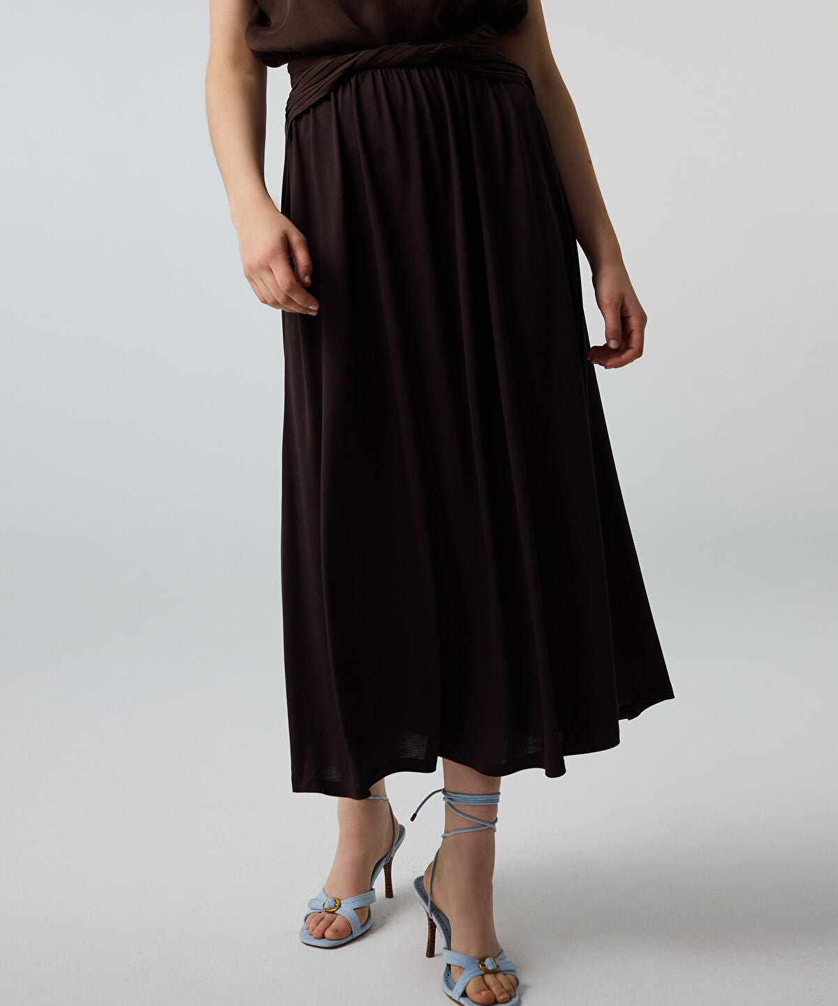 Zoomed Twisted-Belt Cupro Skirt
