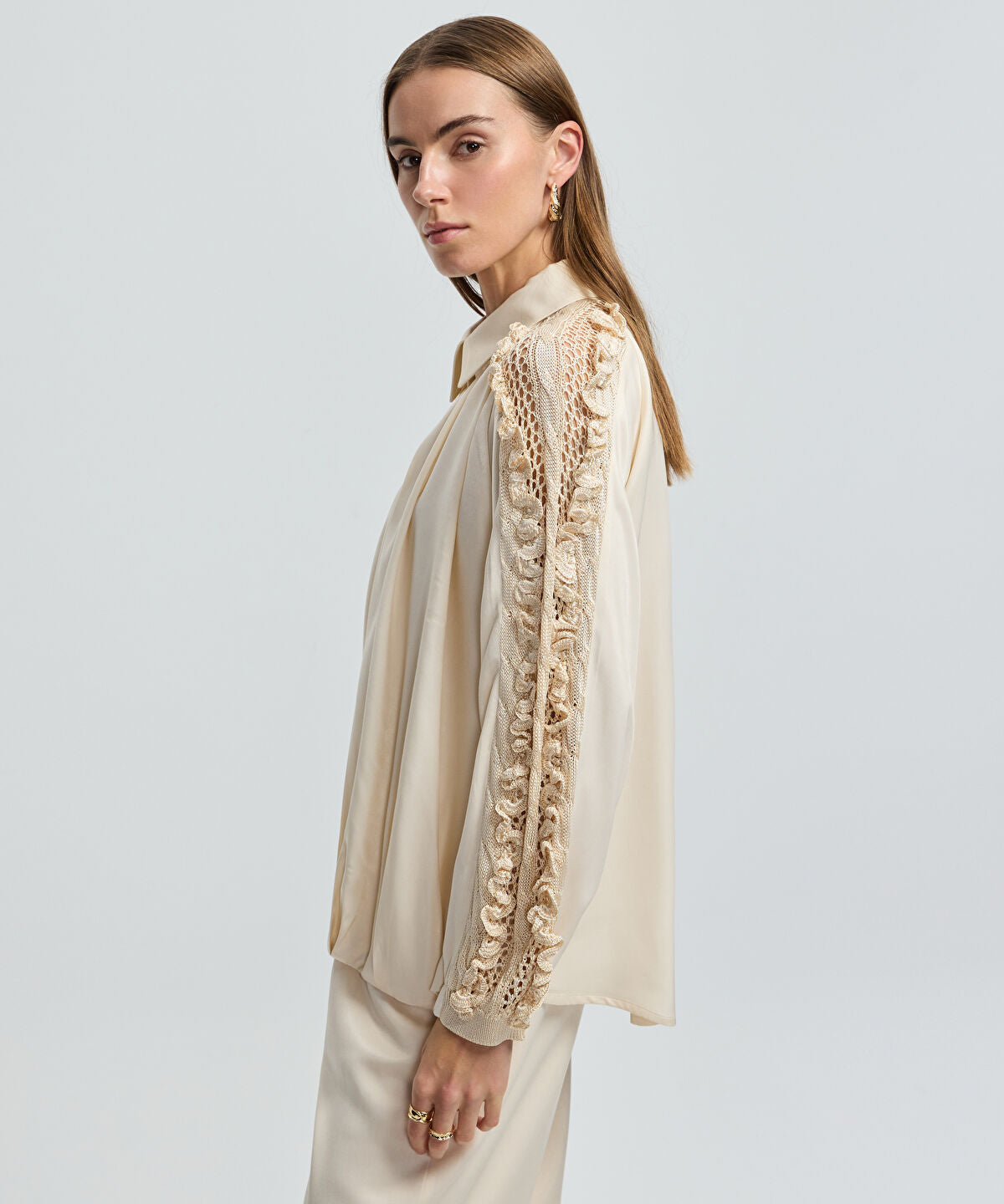 Zoomed Mixed Knit Sleeve Jacket