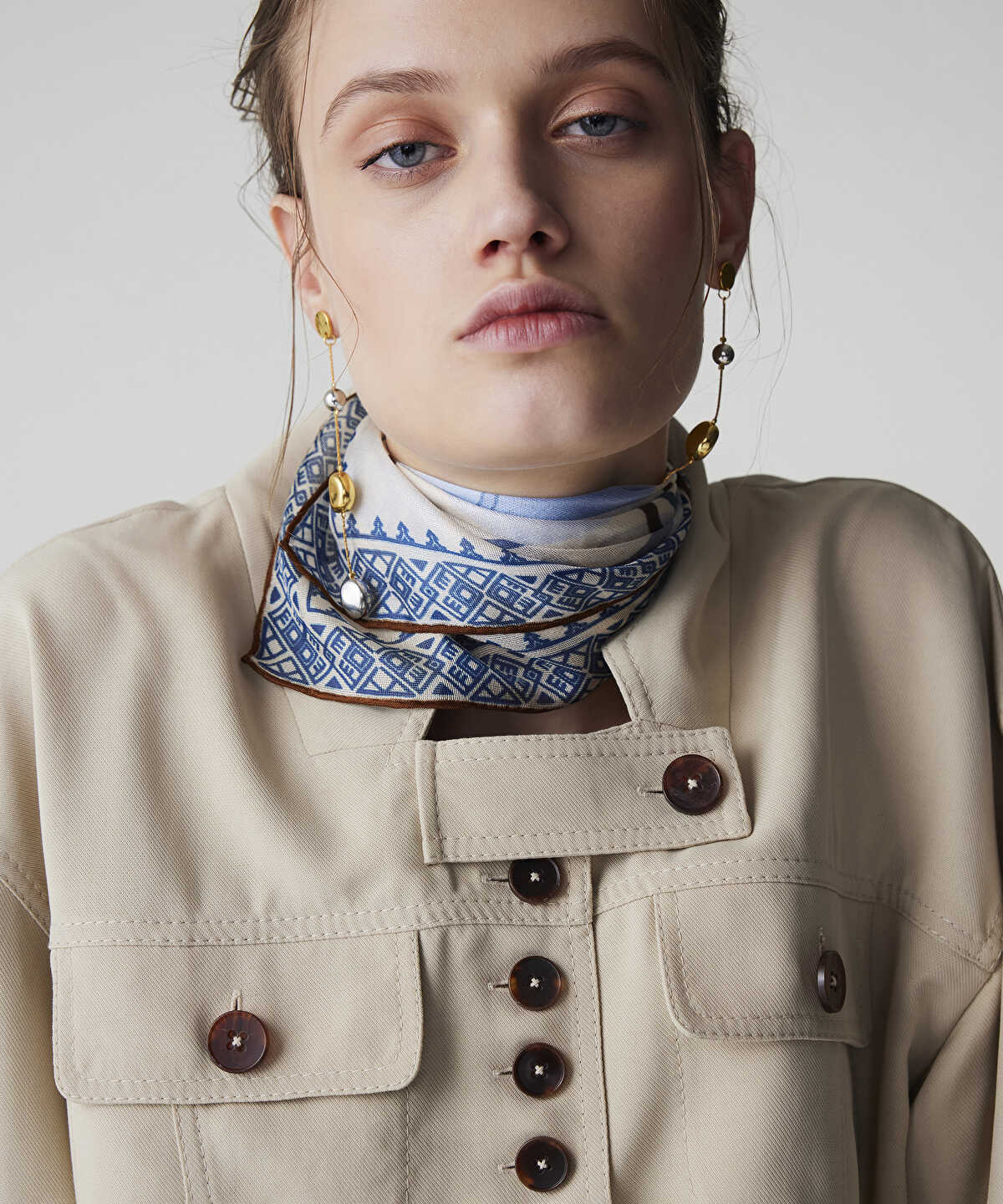 Zoomed Buttoned Jacket