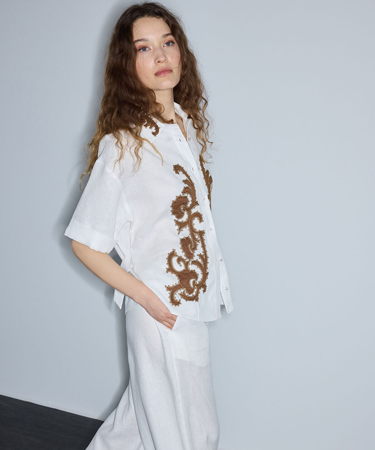 Zoomed Embroidered Linen Jacket
