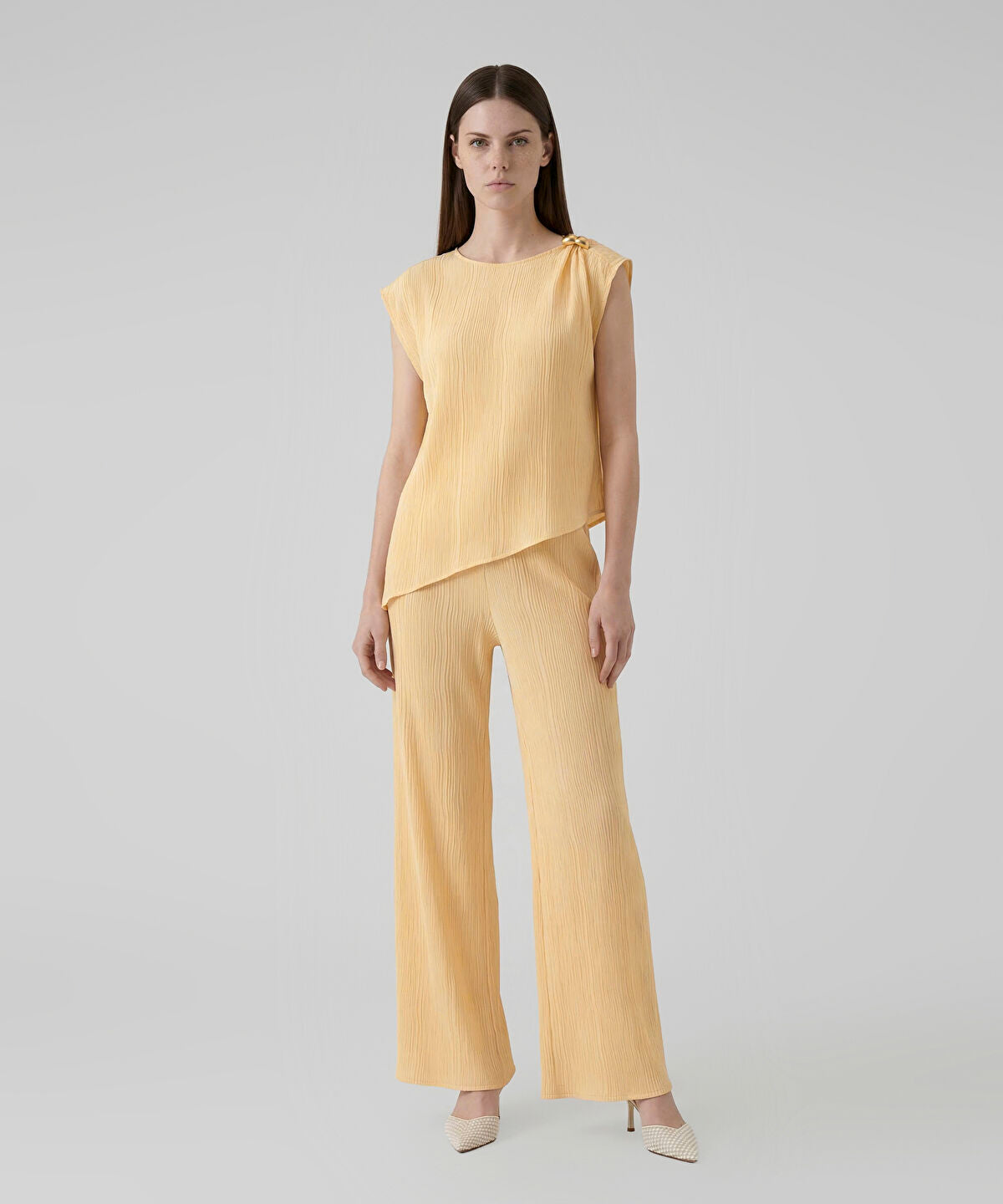 Zoomed Crinkle-Effect Blouse