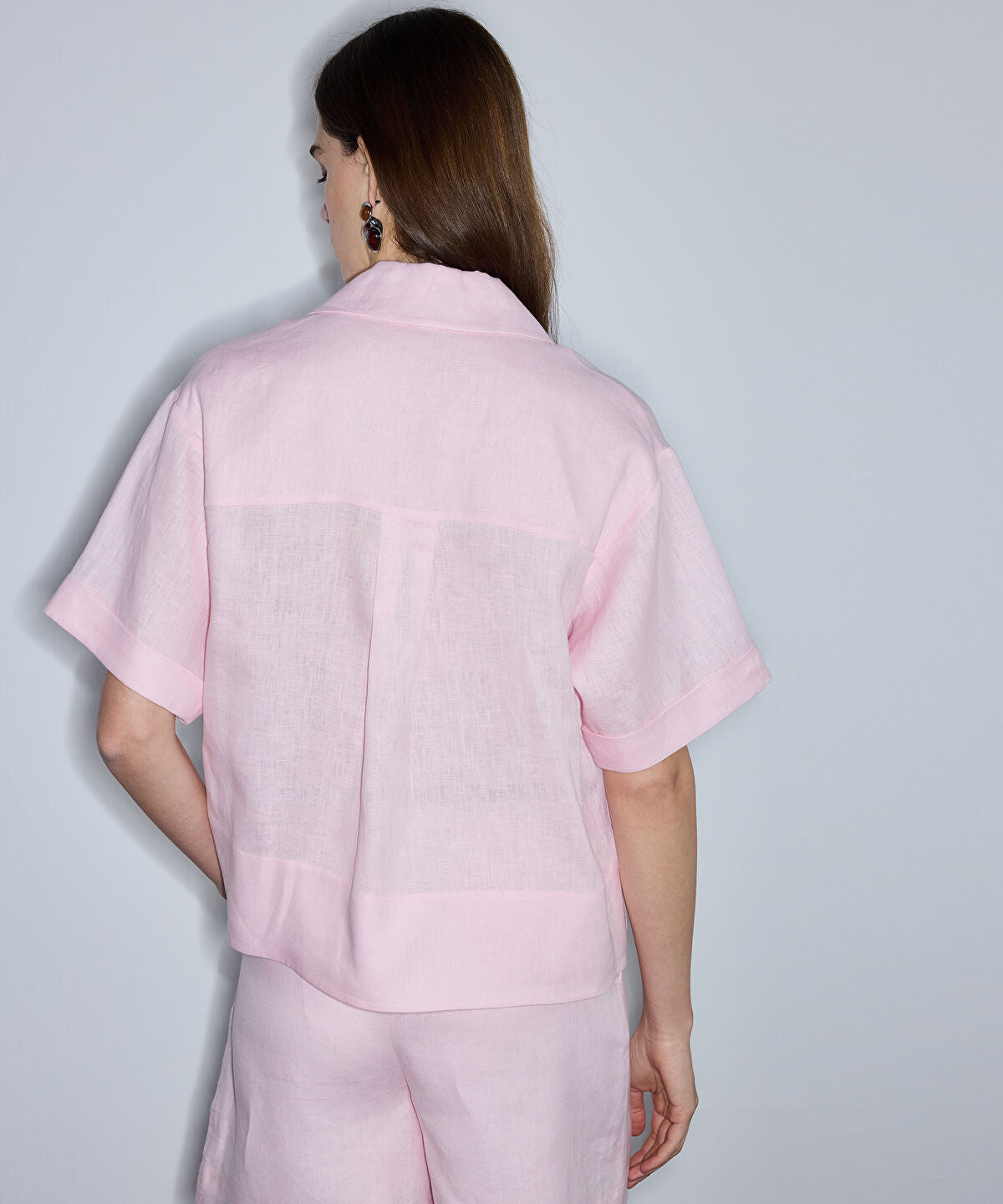 Zoomed Single-Pocket Linen Blouse