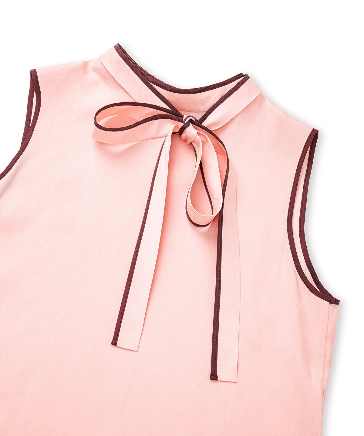 Zoomed Contrast Piping Blouse