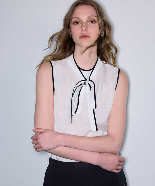 Contrast-Piping Blouse