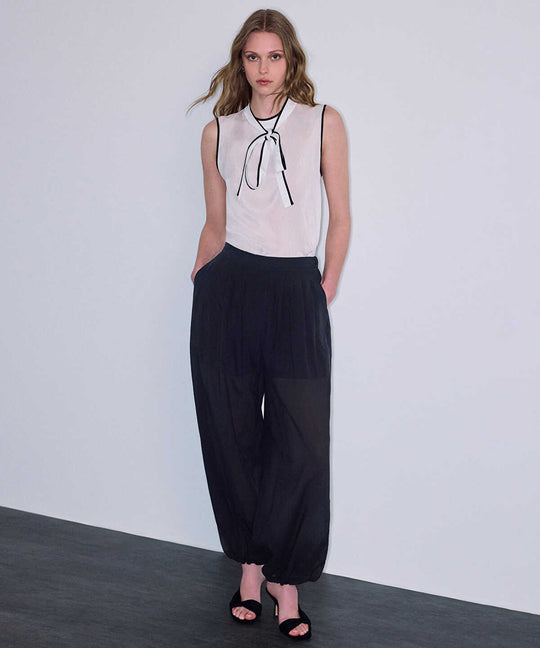 Contrast-Piping Blouse