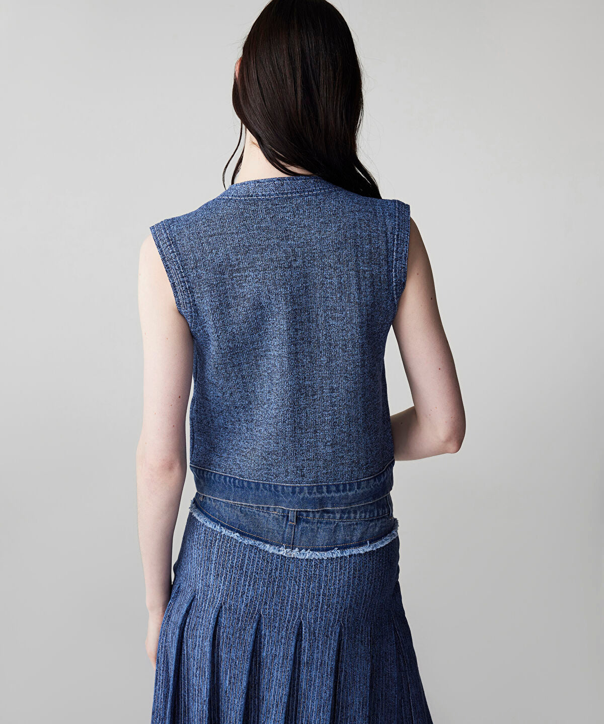 Zoomed Mixed Knit Vest 