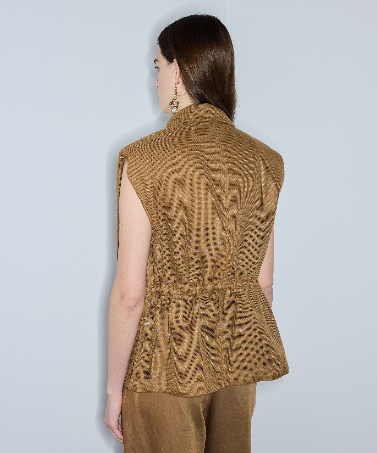 Zoomed Mesh-Effect Vest