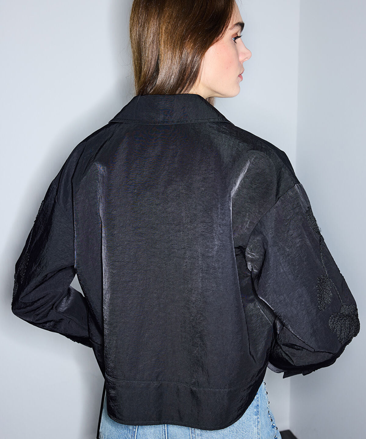 Zoomed Emboridered Coat