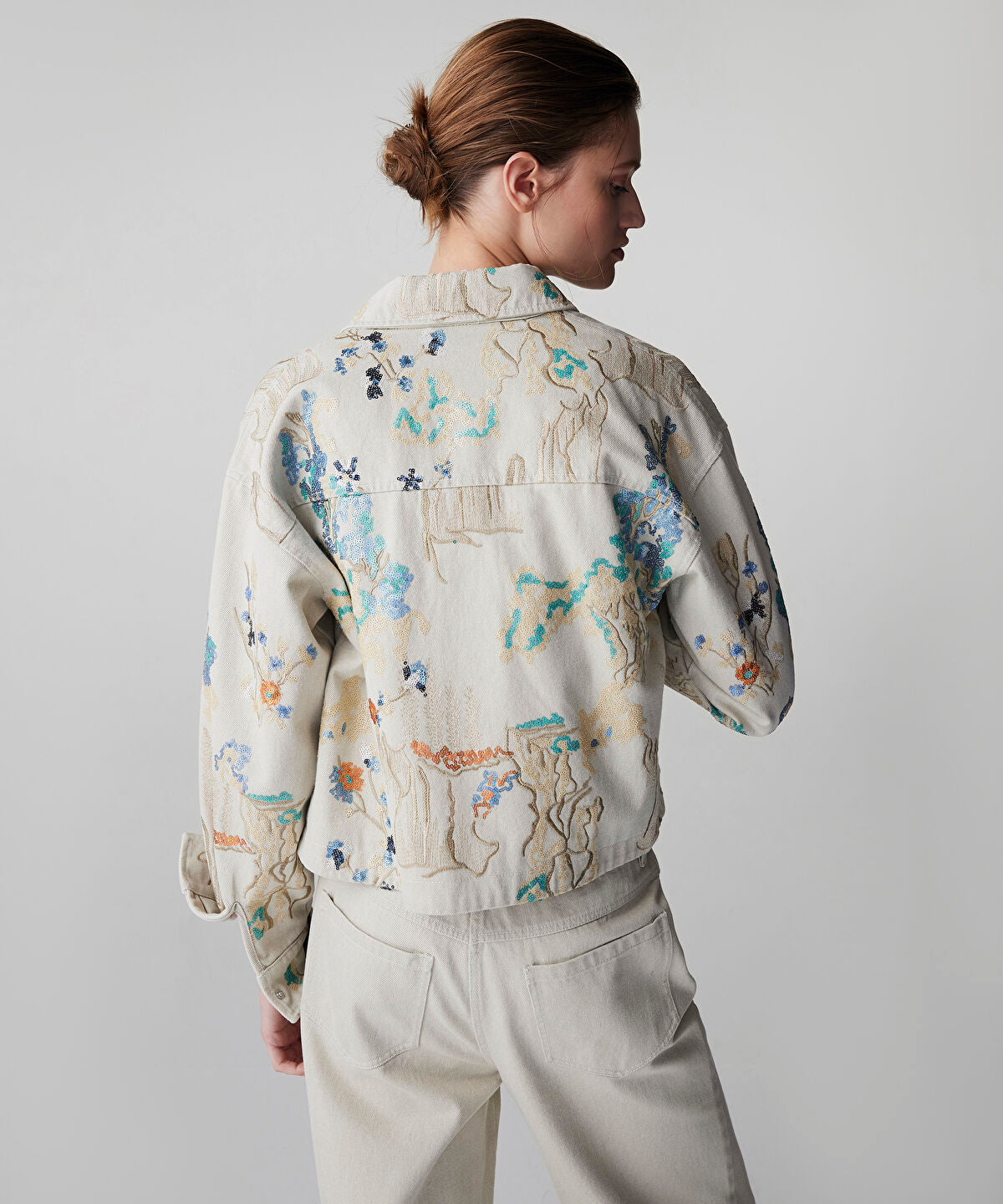 Zoomed Embroidered Sequinned Coat