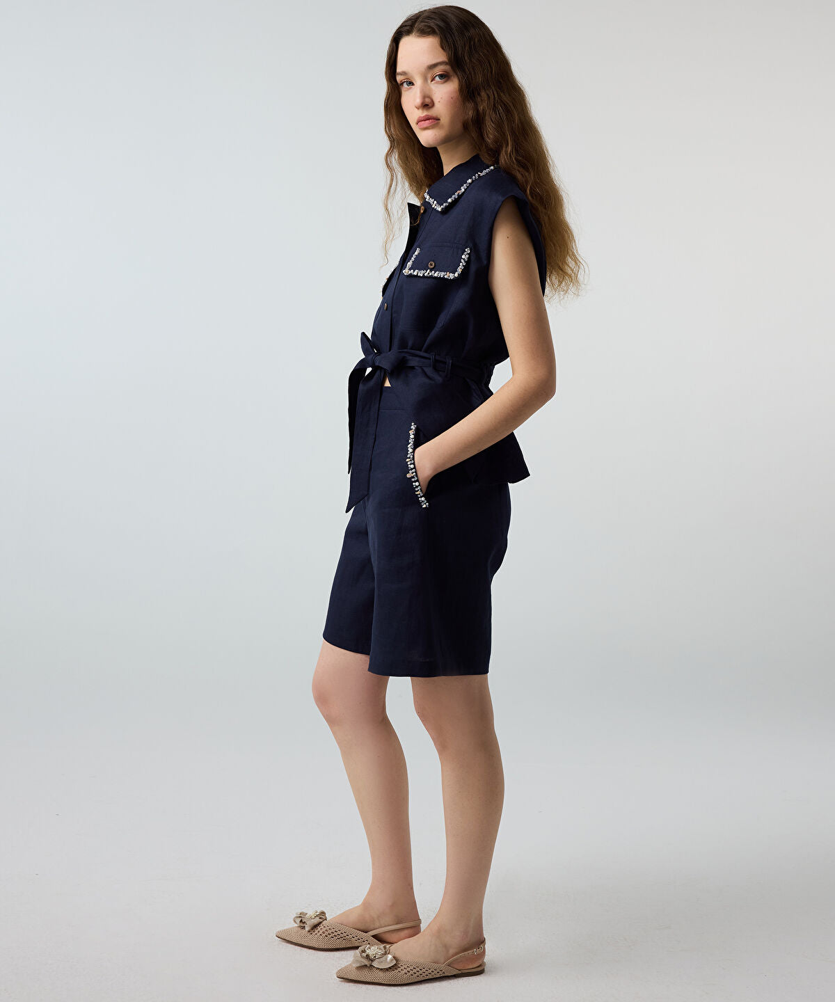 Zoomed Linen Shorts with Embellishments
