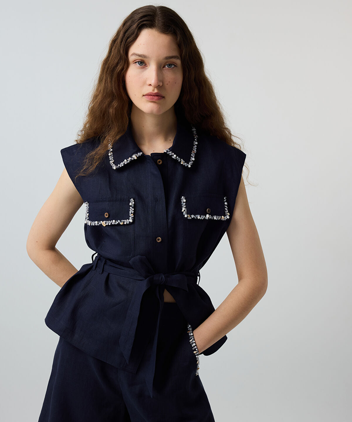 Zoomed Linen Shorts with Embellishments
