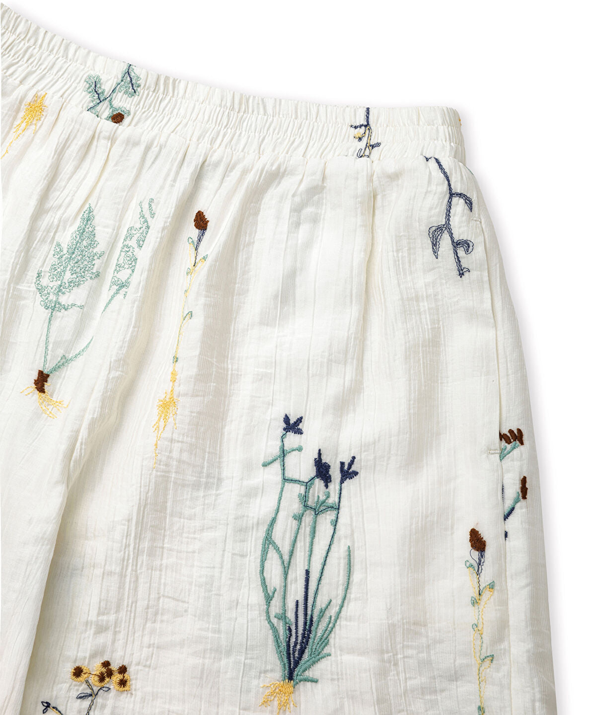 Zoomed Embroidered Elastic-Waist Shorts