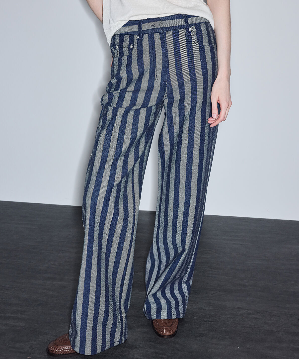 Zoomed Striped Jeans