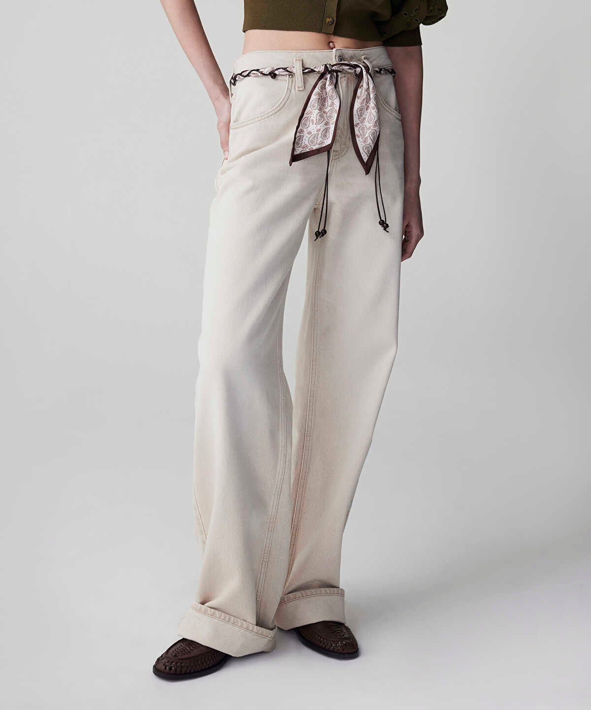 Zoomed Belted Wide Leg Jeans
