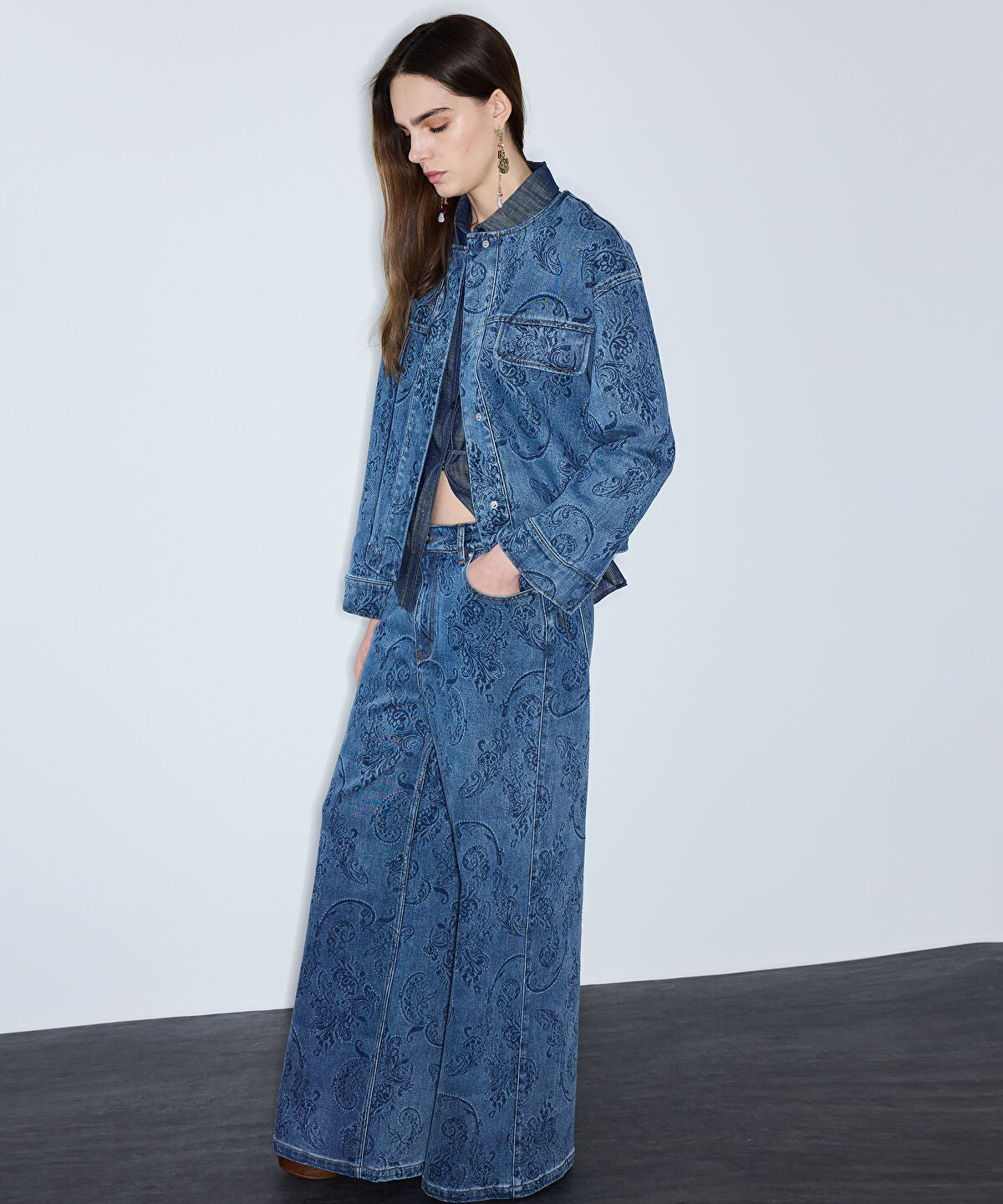 Zoomed Printed Wide-Leg Jeans