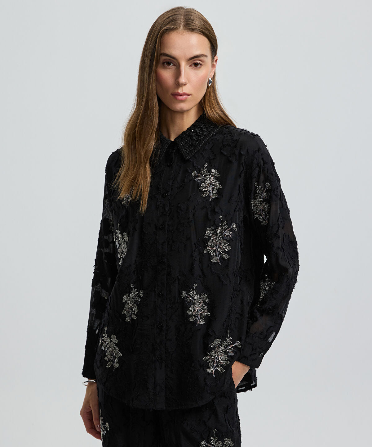Zoomed Embellished Knit Collar Shirt