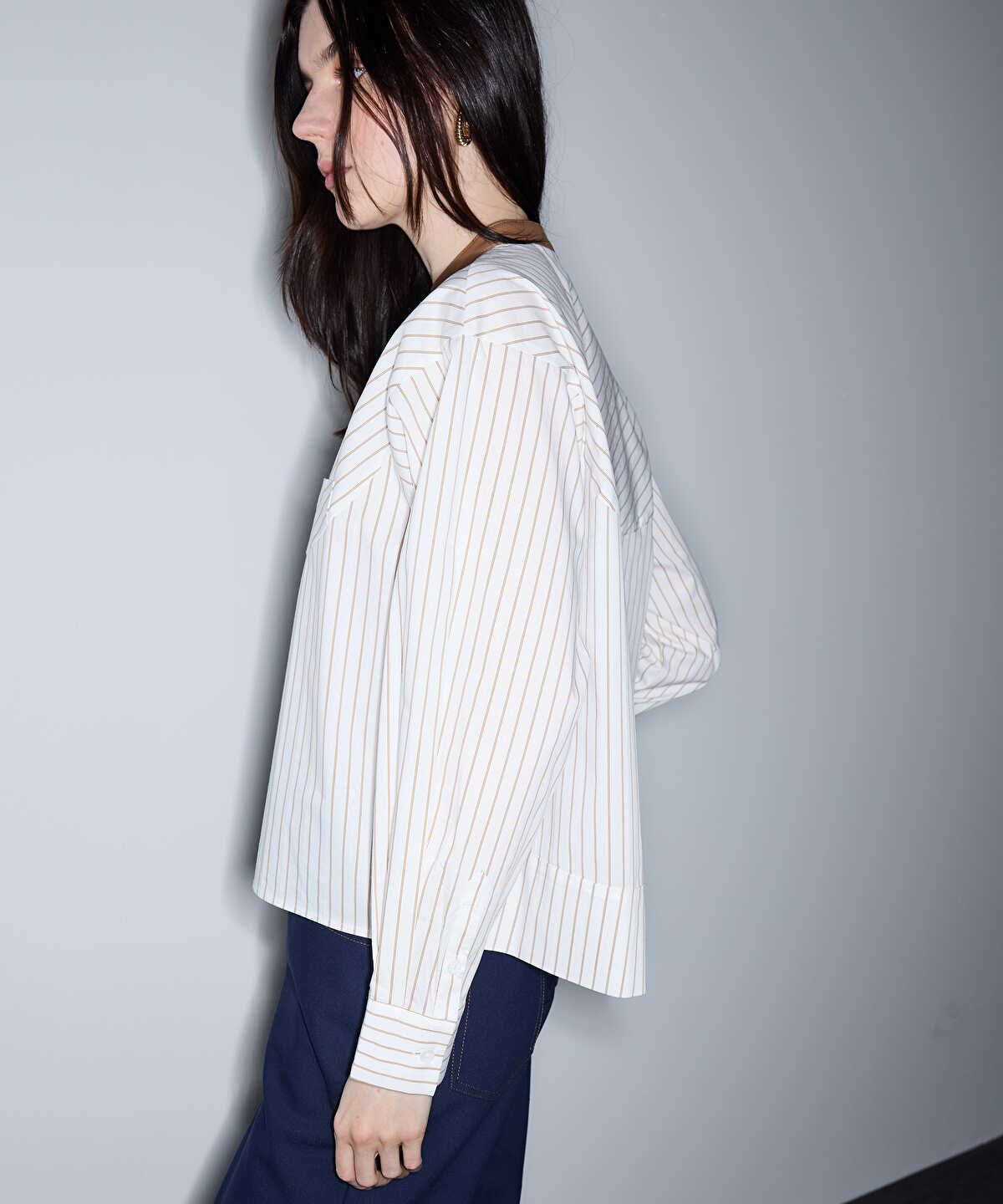 Contrast Collar Striped Shirt