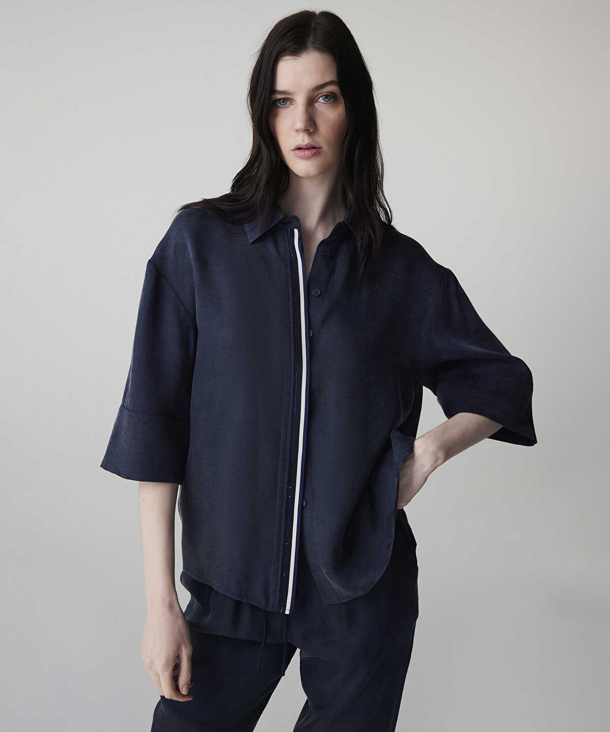 Zoomed Rhinestone Embellished Contrast Piped Shirt
