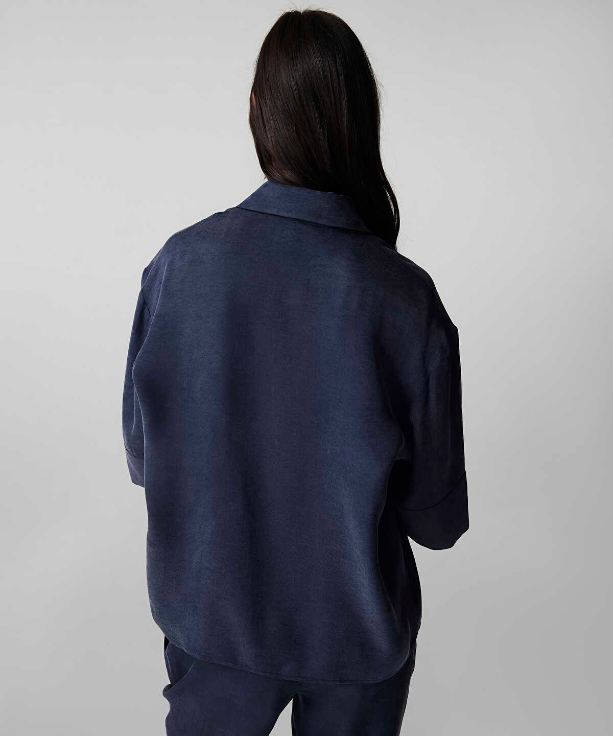 Zoomed Rhinestone Embellished Contrast Piped Shirt