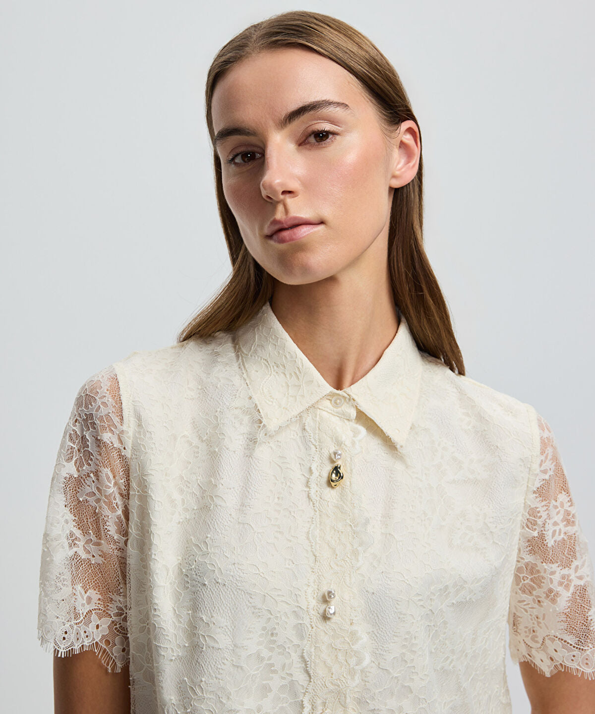 Zoomed Mixed Button Lace Shirt