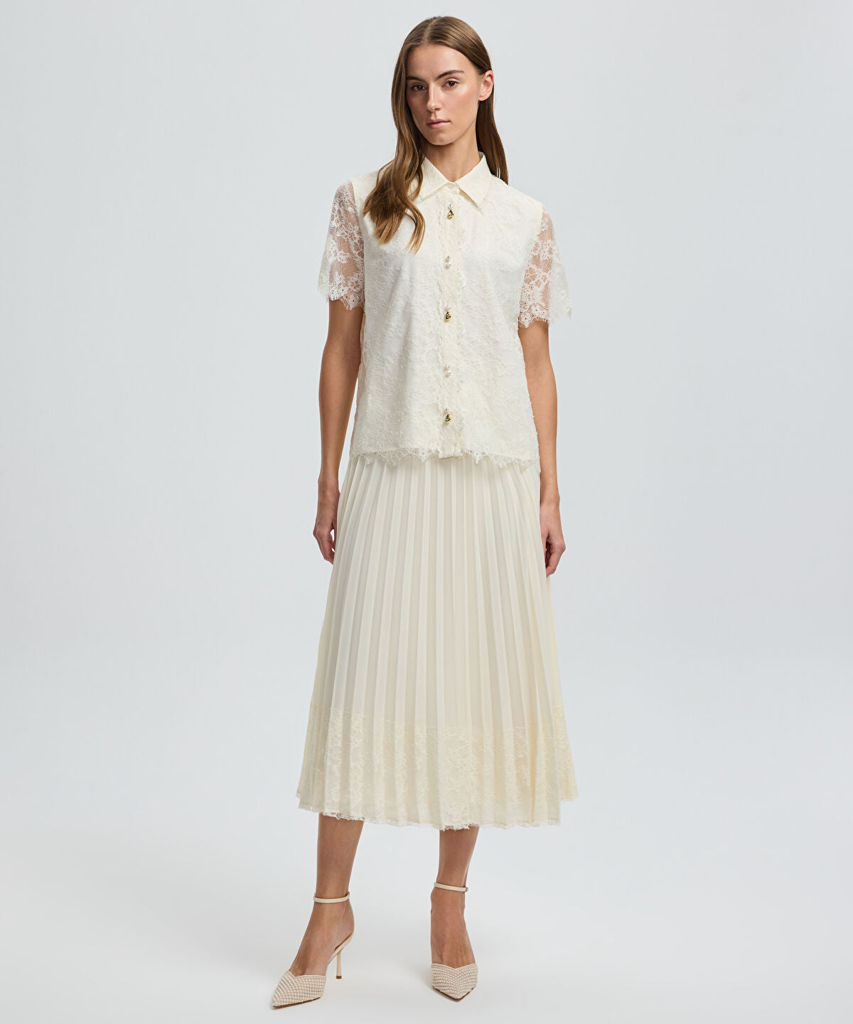 Zoomed Mixed Button Lace Shirt
