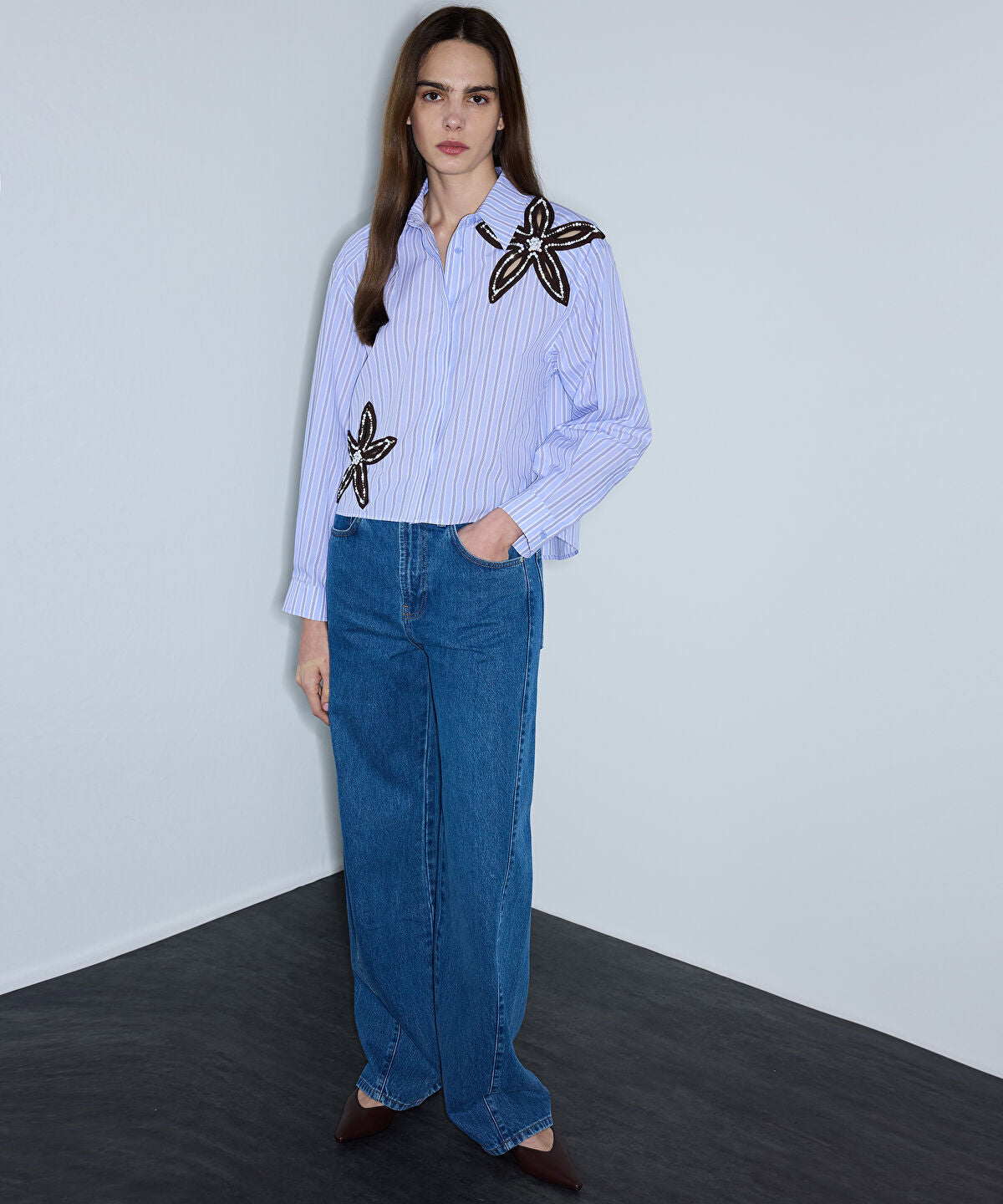 Zoomed Cutout Shirt with Applique