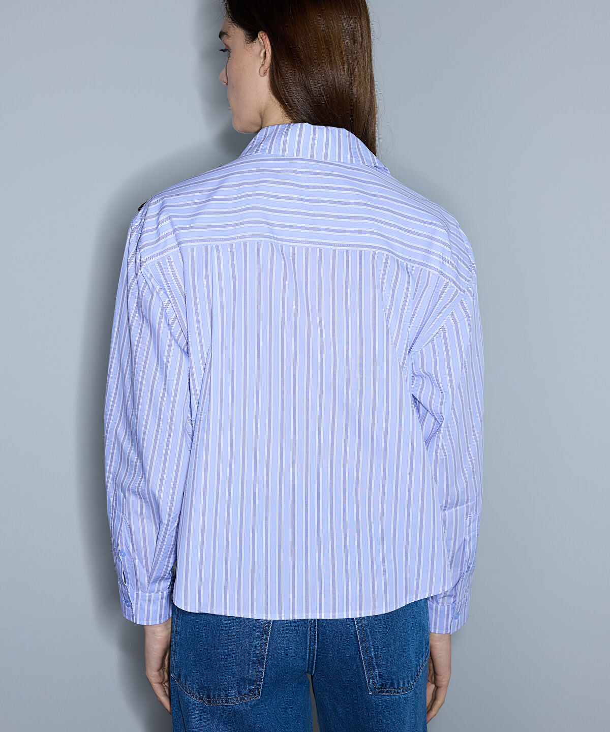 Zoomed Cutout Shirt with Applique