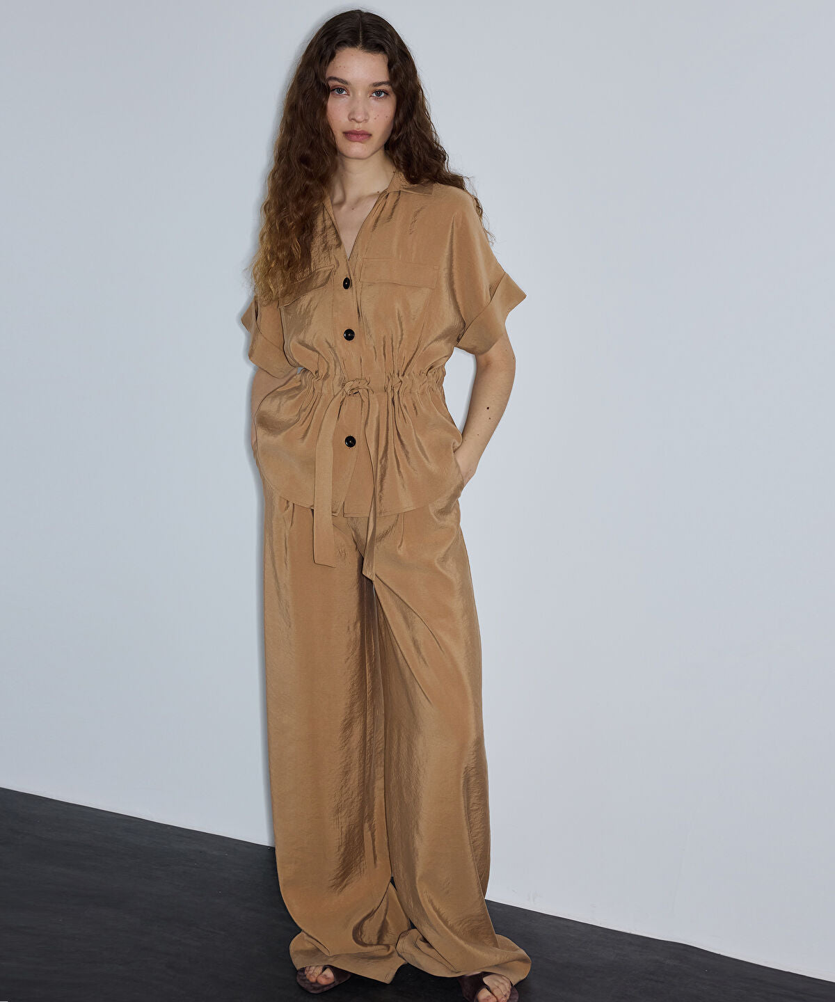 Zoomed Adjustable Waist Shirt