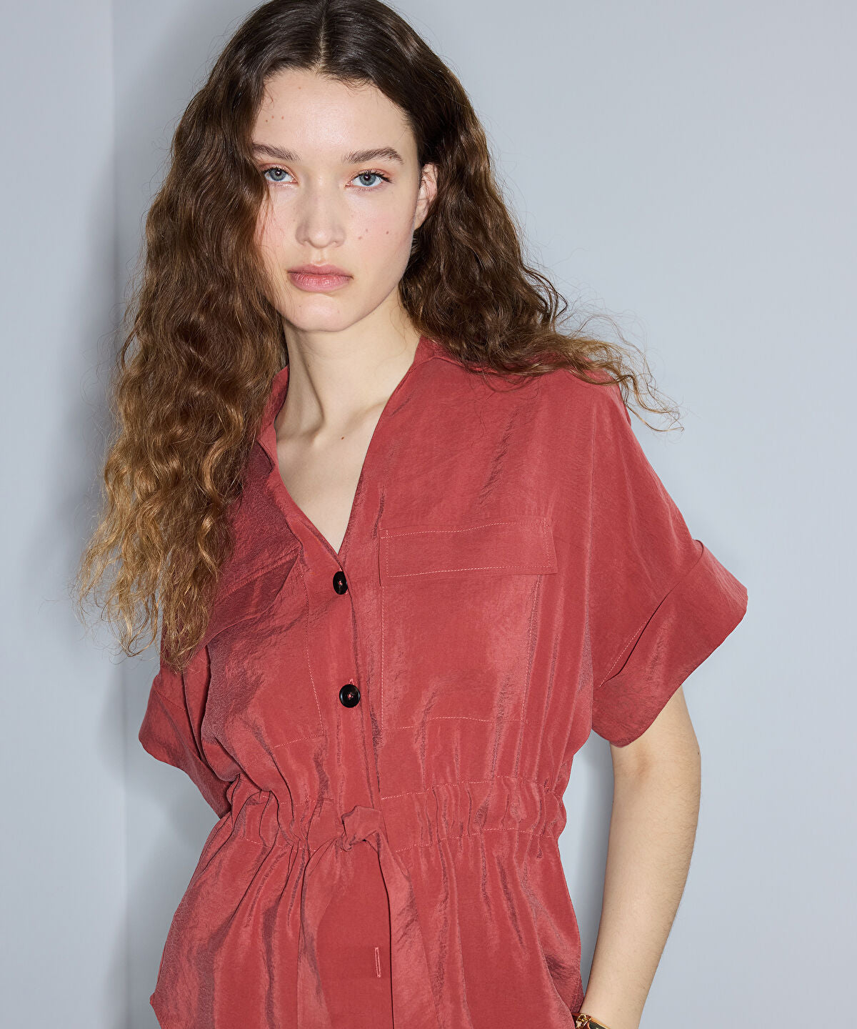 Zoomed Adjustable Waist Shirt