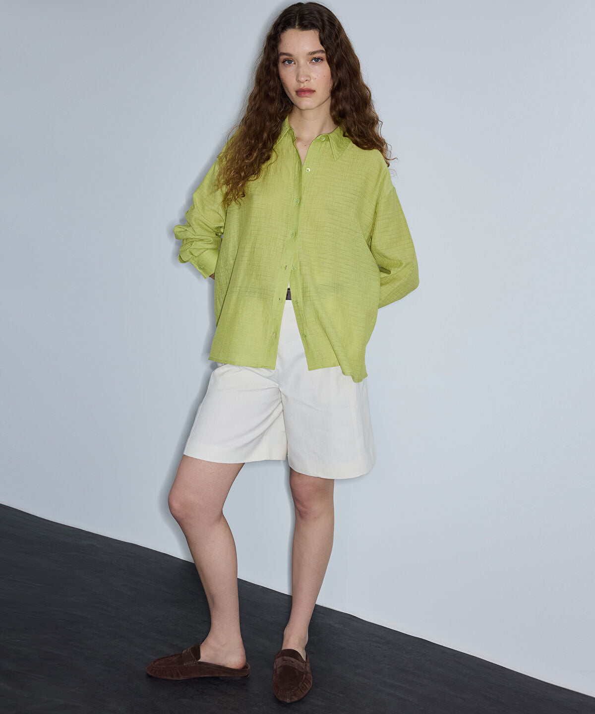 Zoomed Textured Basic Shirt