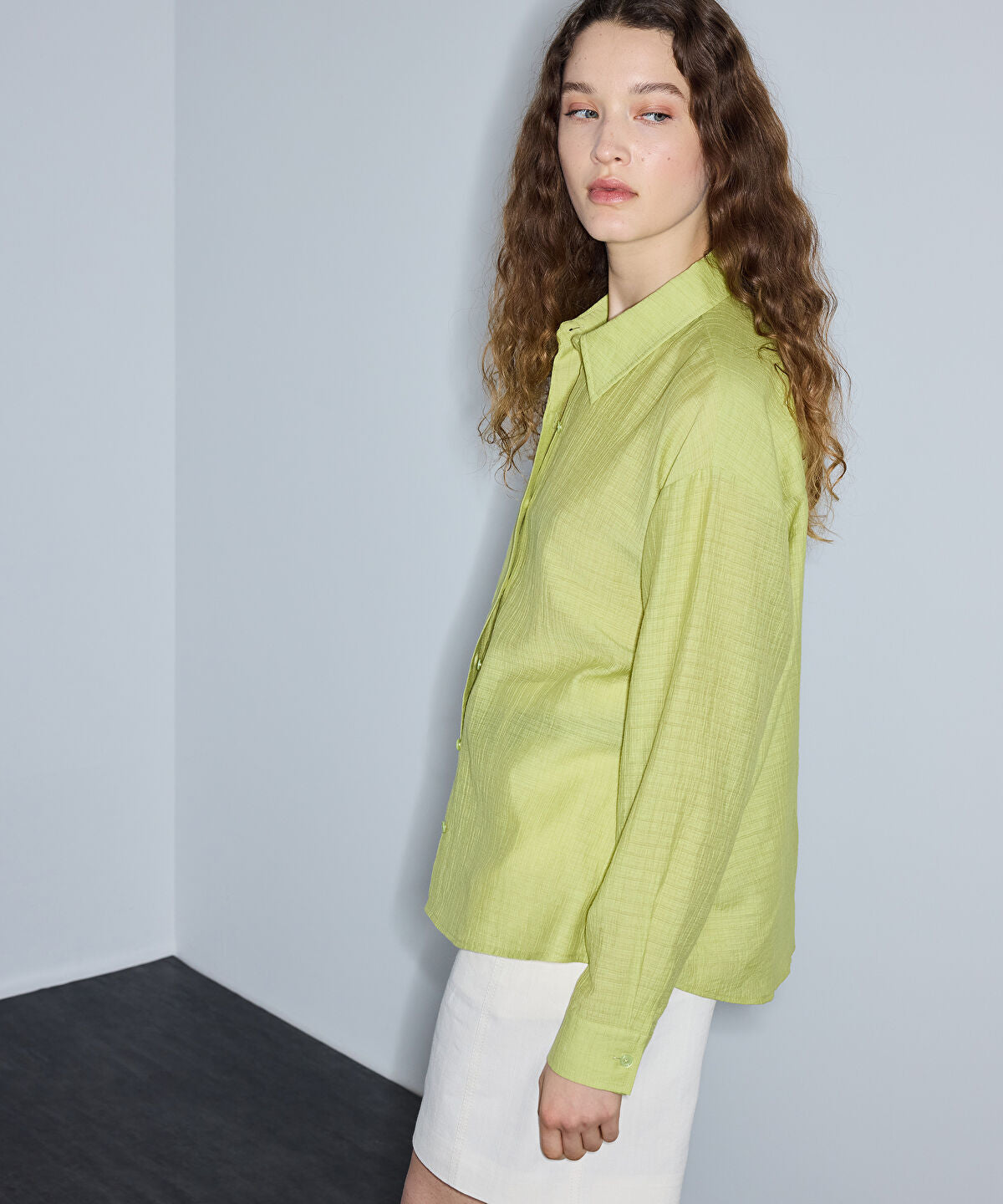 Zoomed Textured Basic Shirt