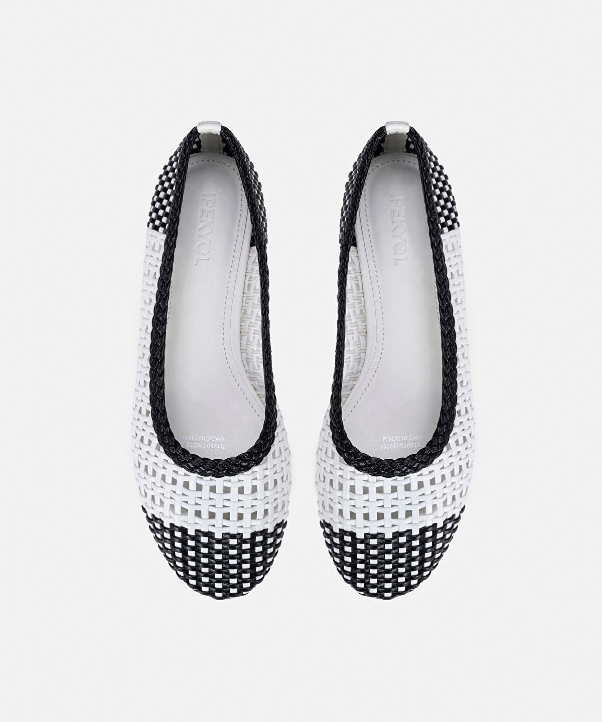 Zoomed Woven Color-Block Ballet Flats