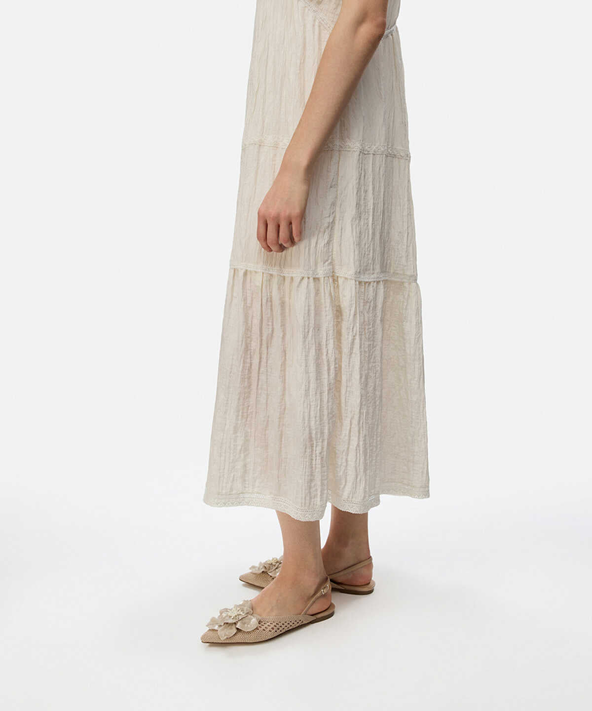 Zoomed Floral Appliqué Textured Flats