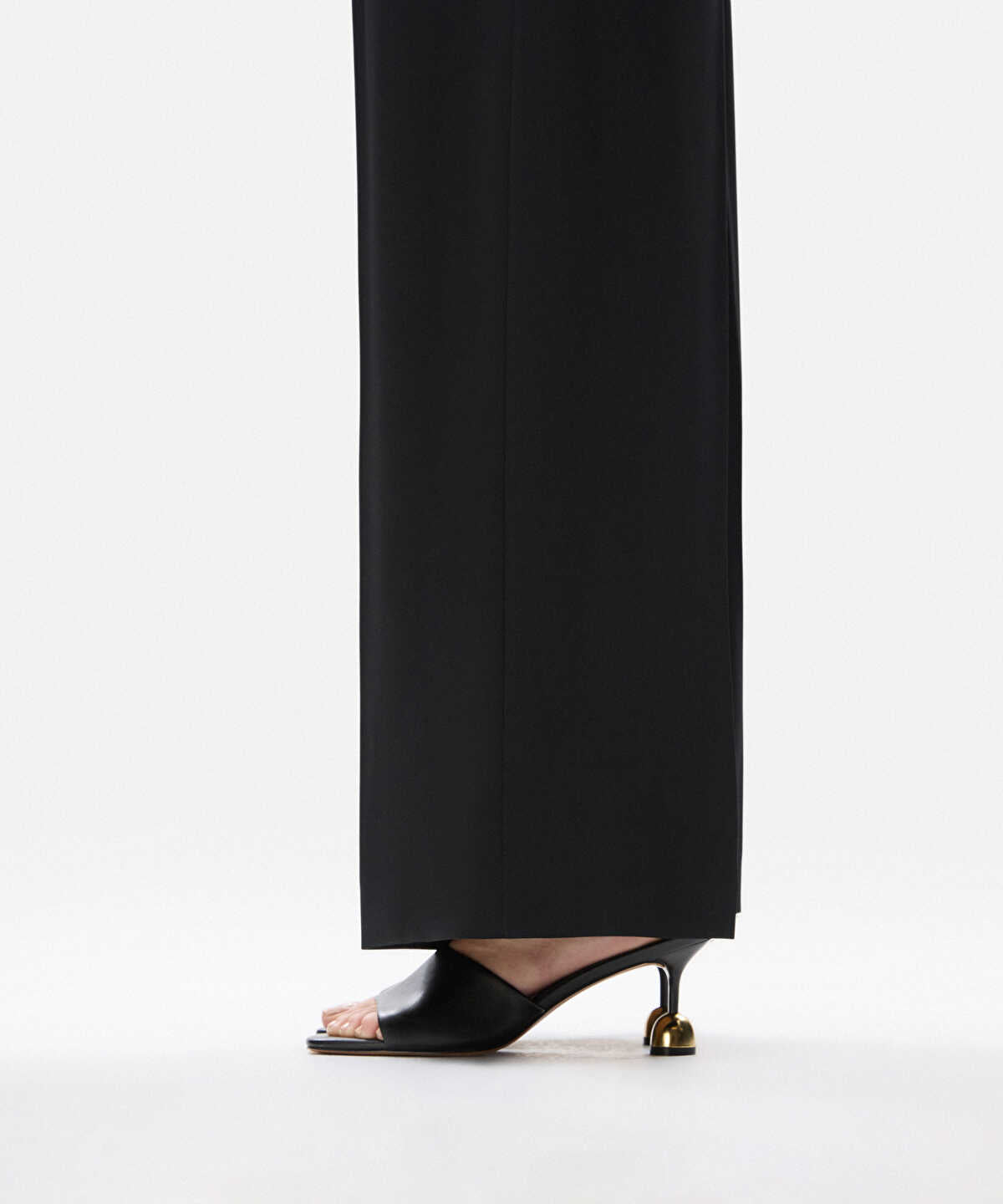 Zoomed Leather-Effect Mules with Contrasting Heels