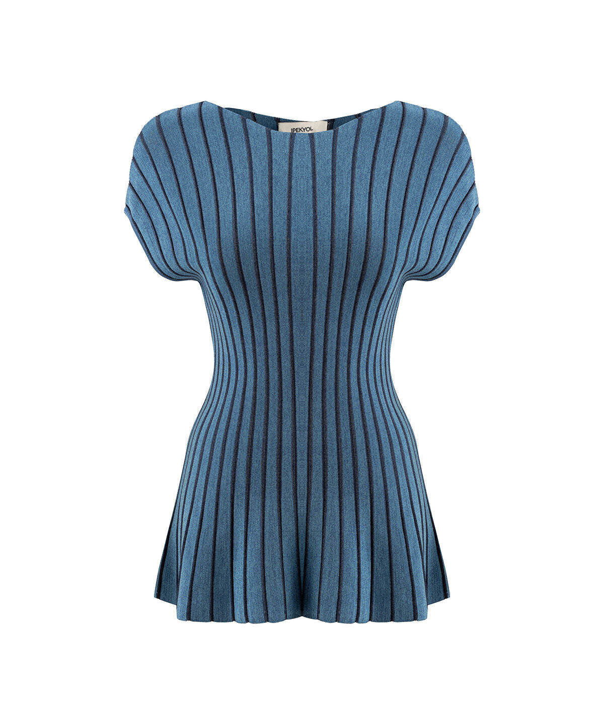 Zoomed Contrast Trim Knit Top