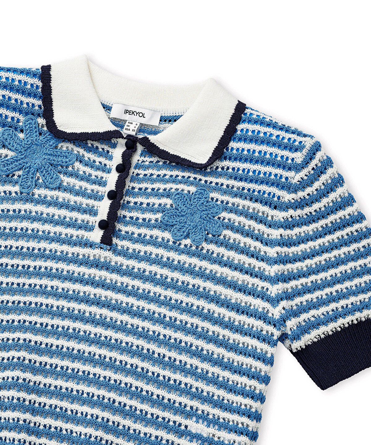 Zoomed Openwork Knit Top with Crochet Applique