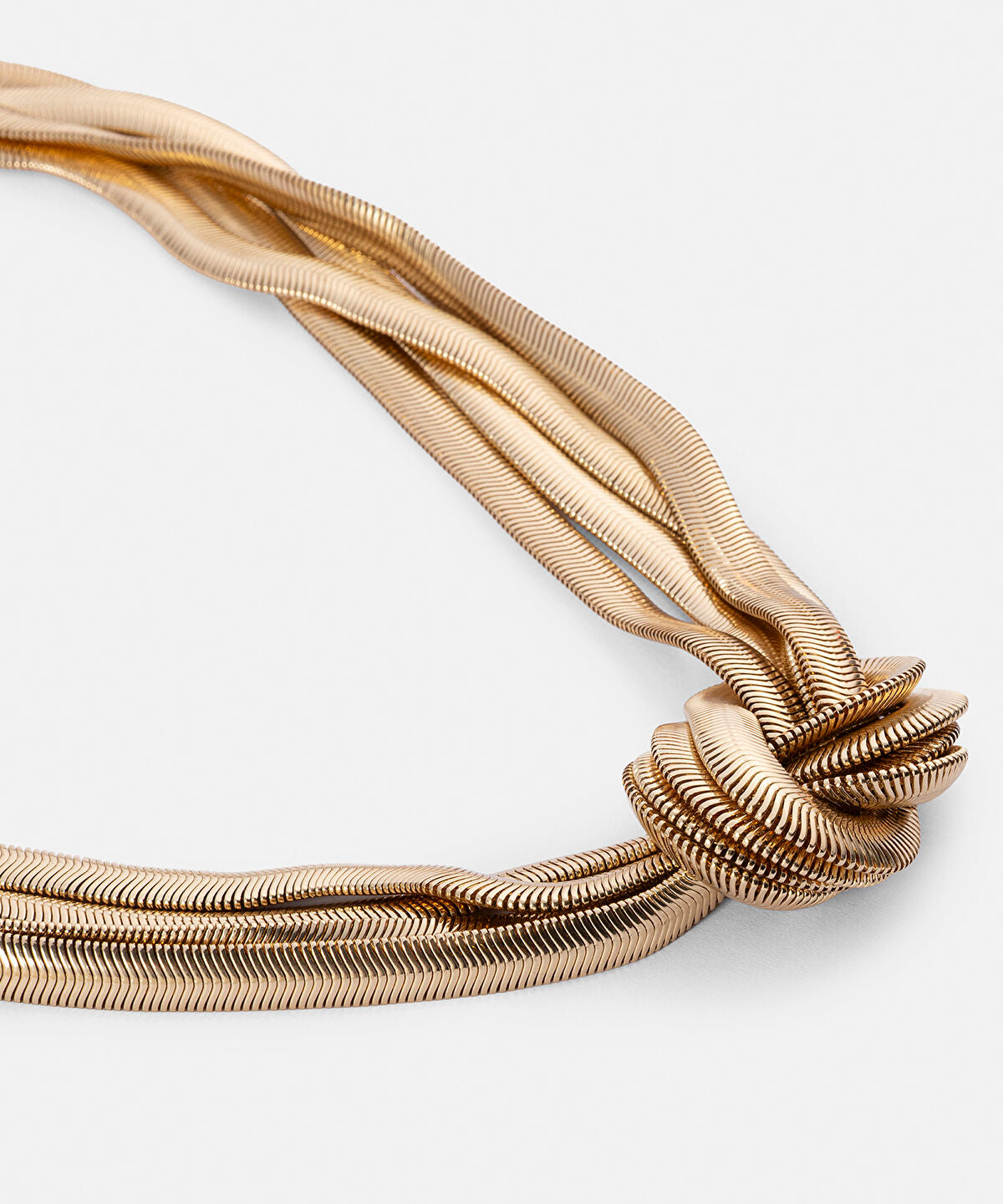 Zoomed Knotted Chain Necklace