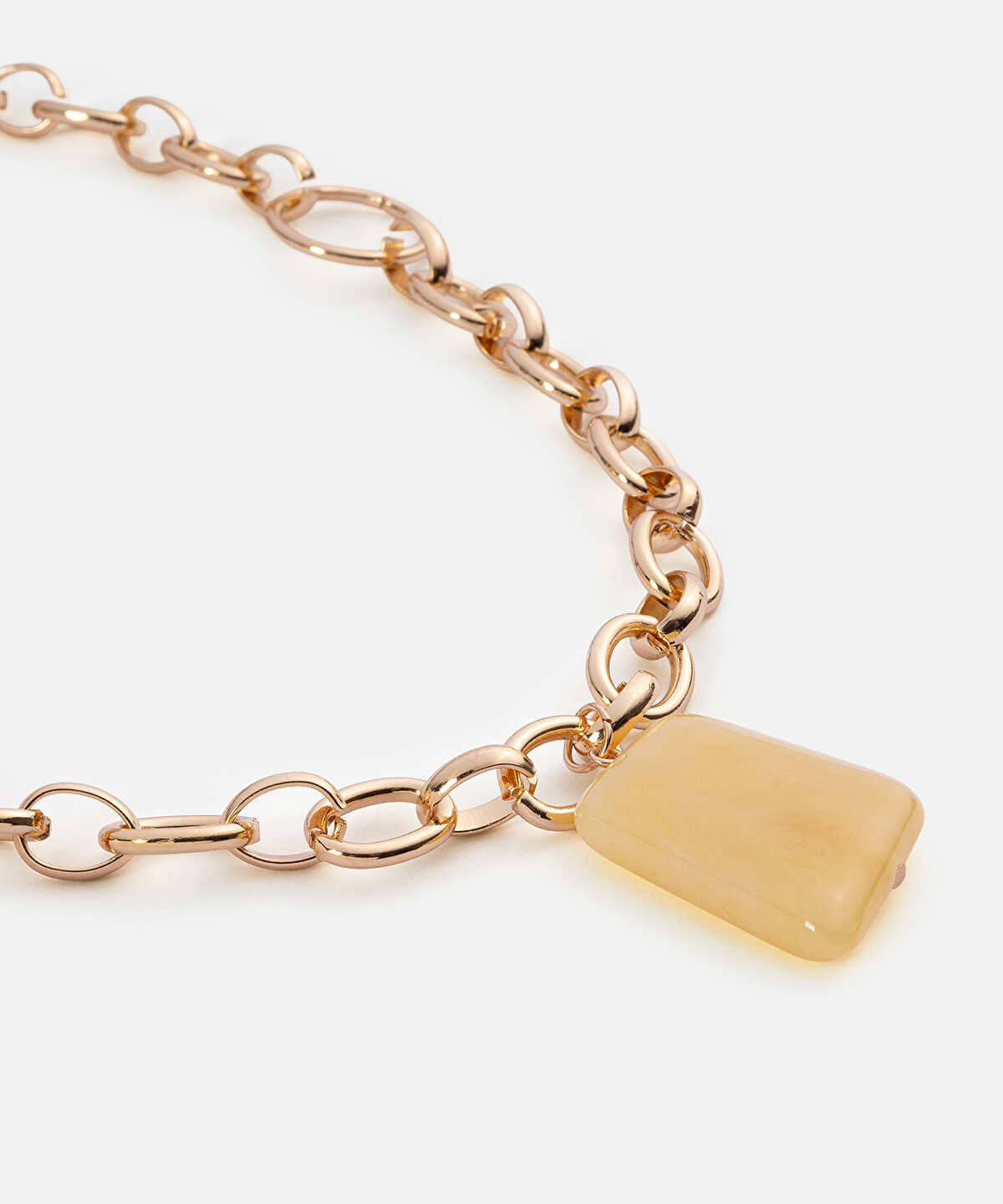Zoomed Chain Necklace with Resin Pendant