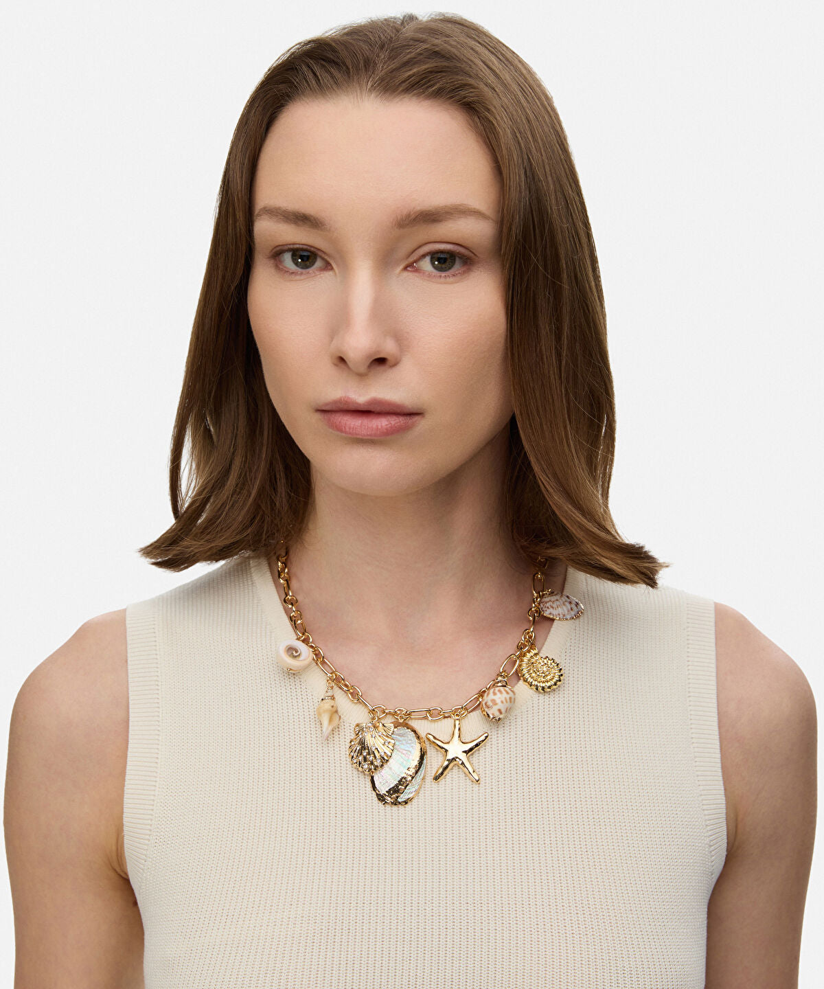 Zoomed Seashell Charm Necklace
