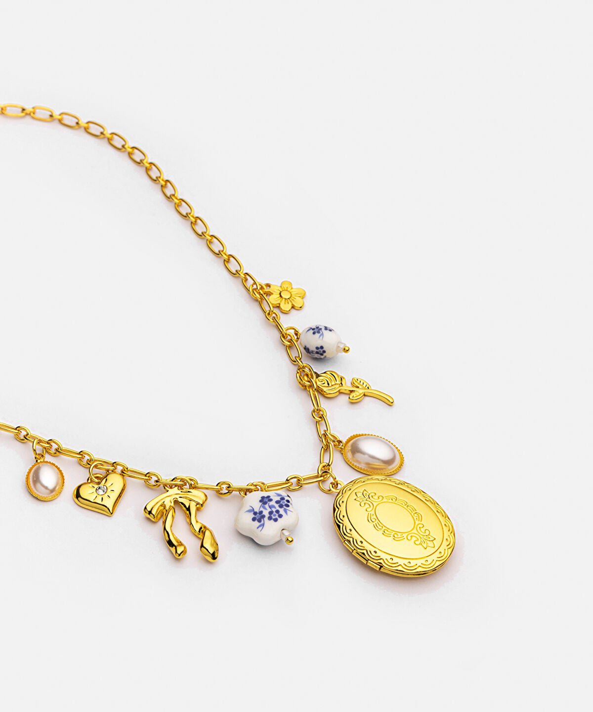 Zoomed NECKLACE
