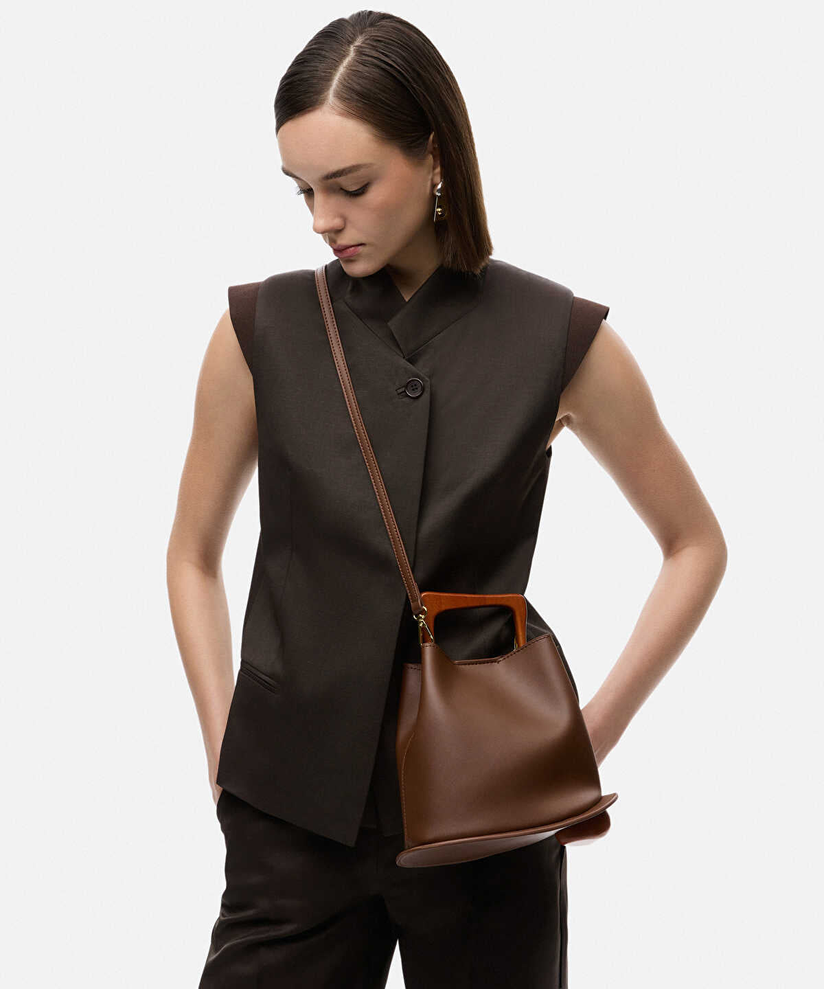 Zoomed Wooden Handle Bag