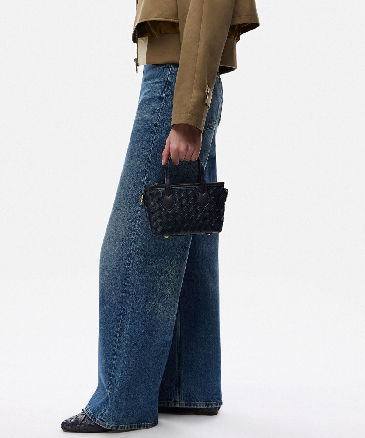 Zoomed Lattice Top Handle Bag