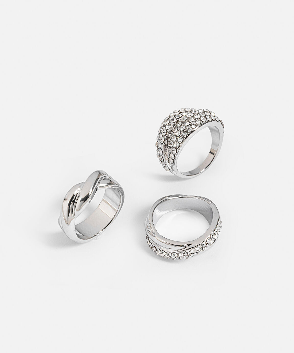 Zoomed Crystal Embellished Ring Set