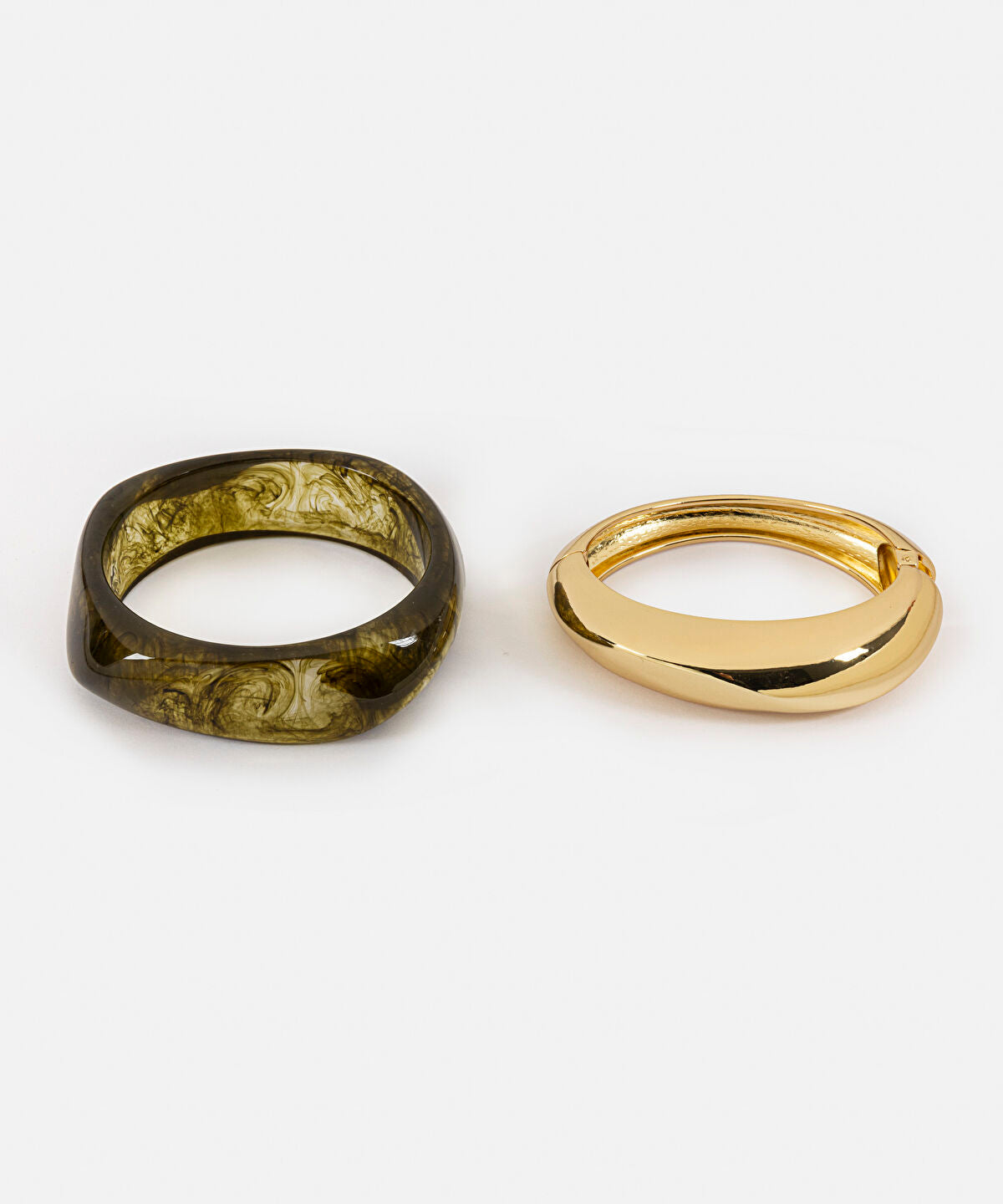 Zoomed Resin and Metal Bracelet Set