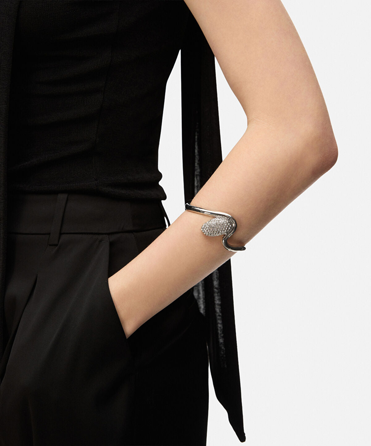 Zoomed Rhinestone Metal Bracelet