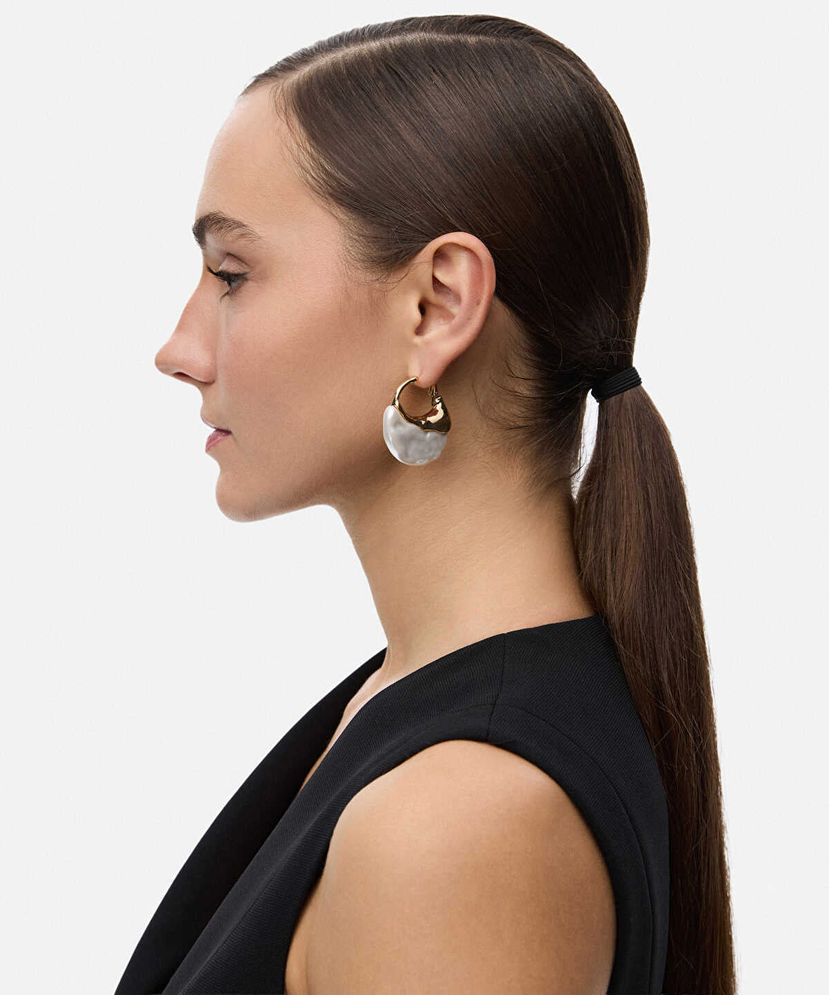 Zoomed Textured Faux Pearl Earrings