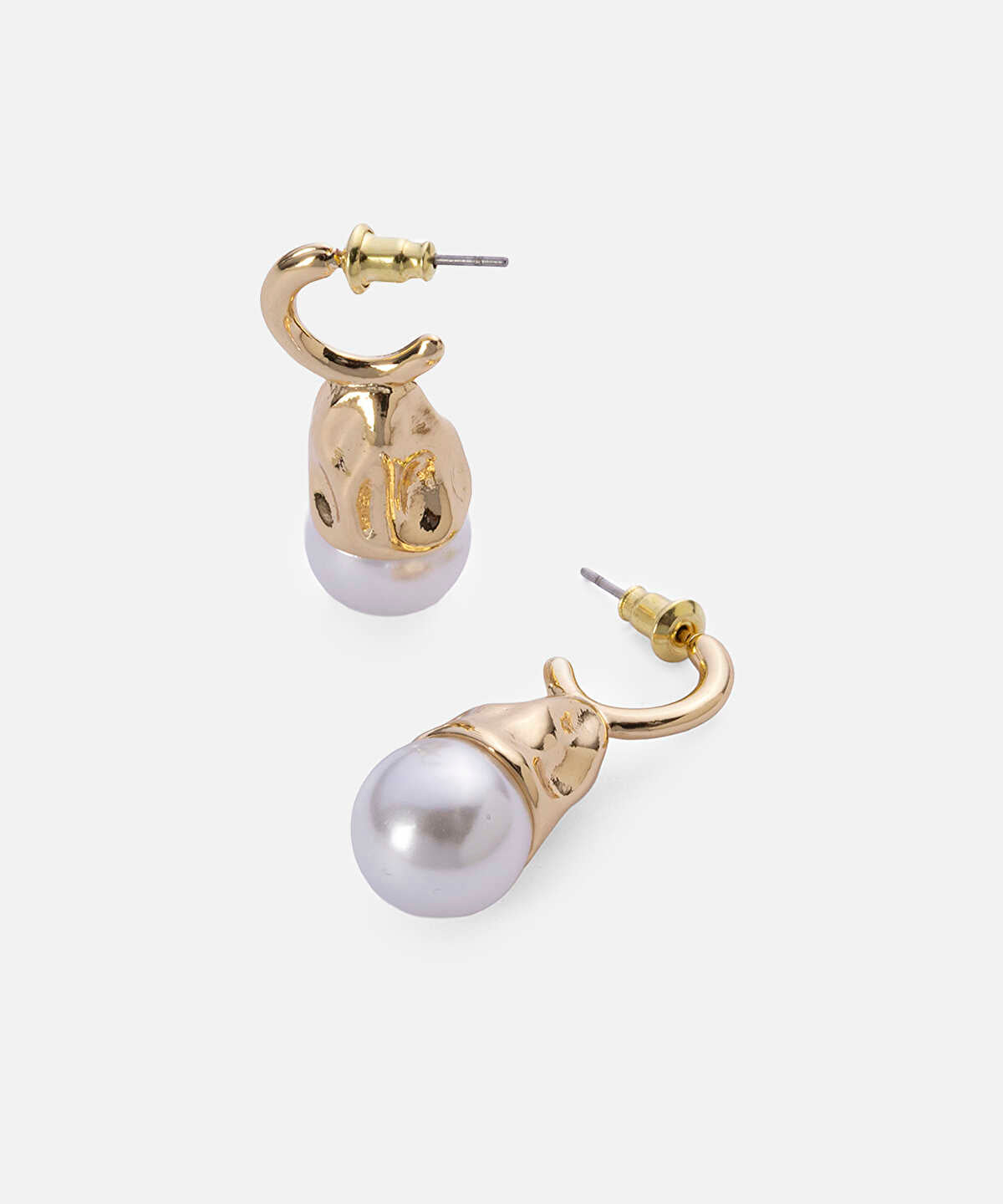 Zoomed Faux Pearl Drop Earrings