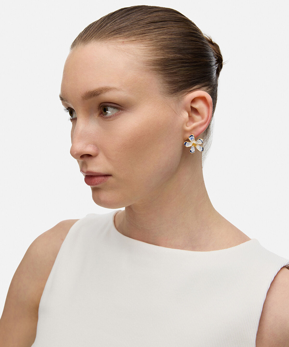 Zoomed Pack of 2 Floral Earrings