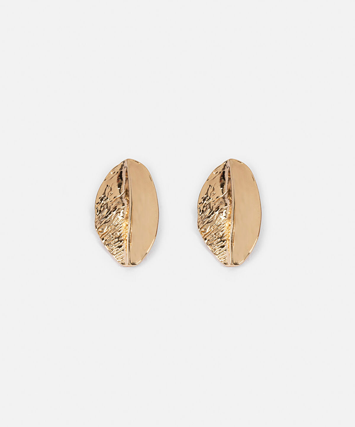 Zoomed Contrast Texture Metal Earrings
