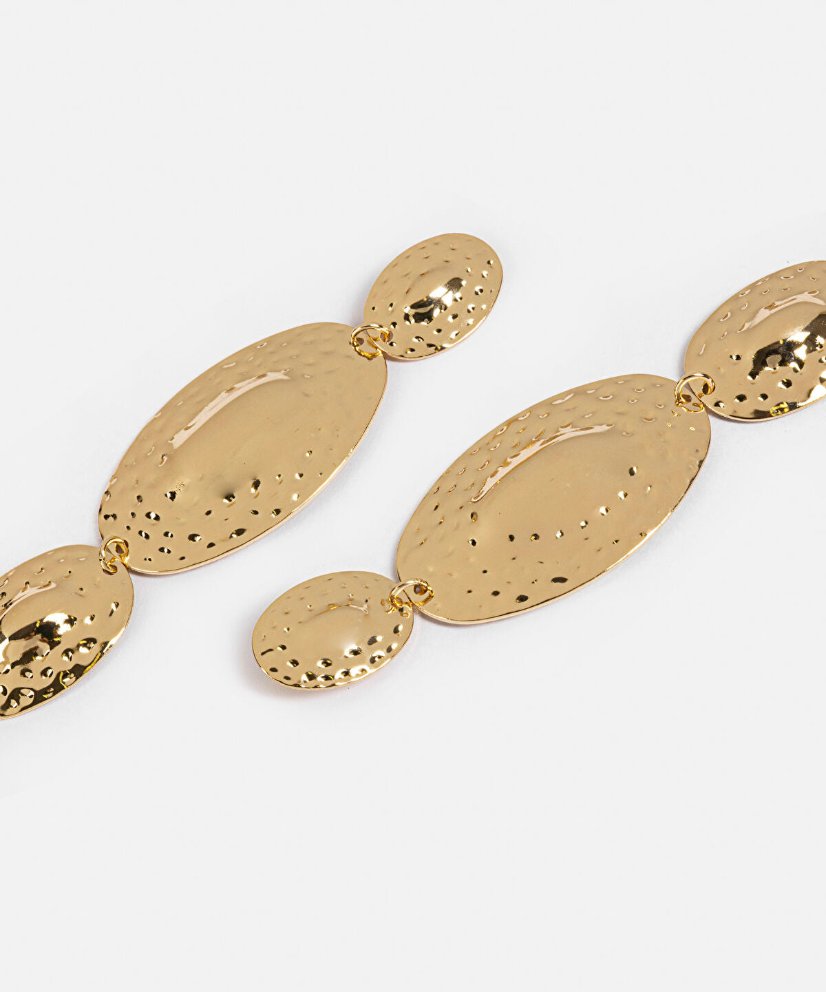 Zoomed Textured Dangle Earrings